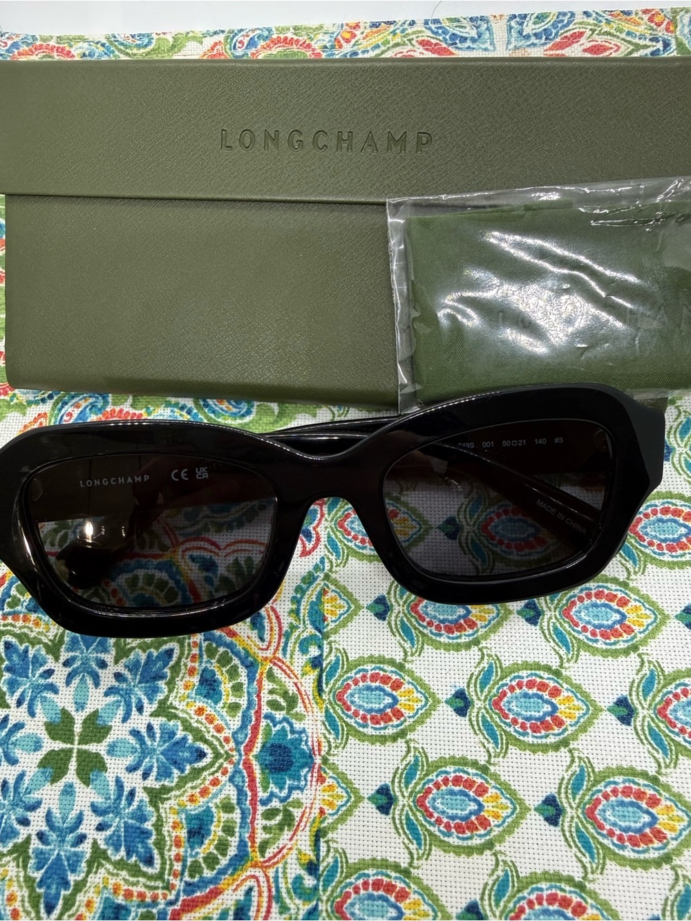 Longchamp Black Sunglasses with Olive Case & cleaning cloth *NEW